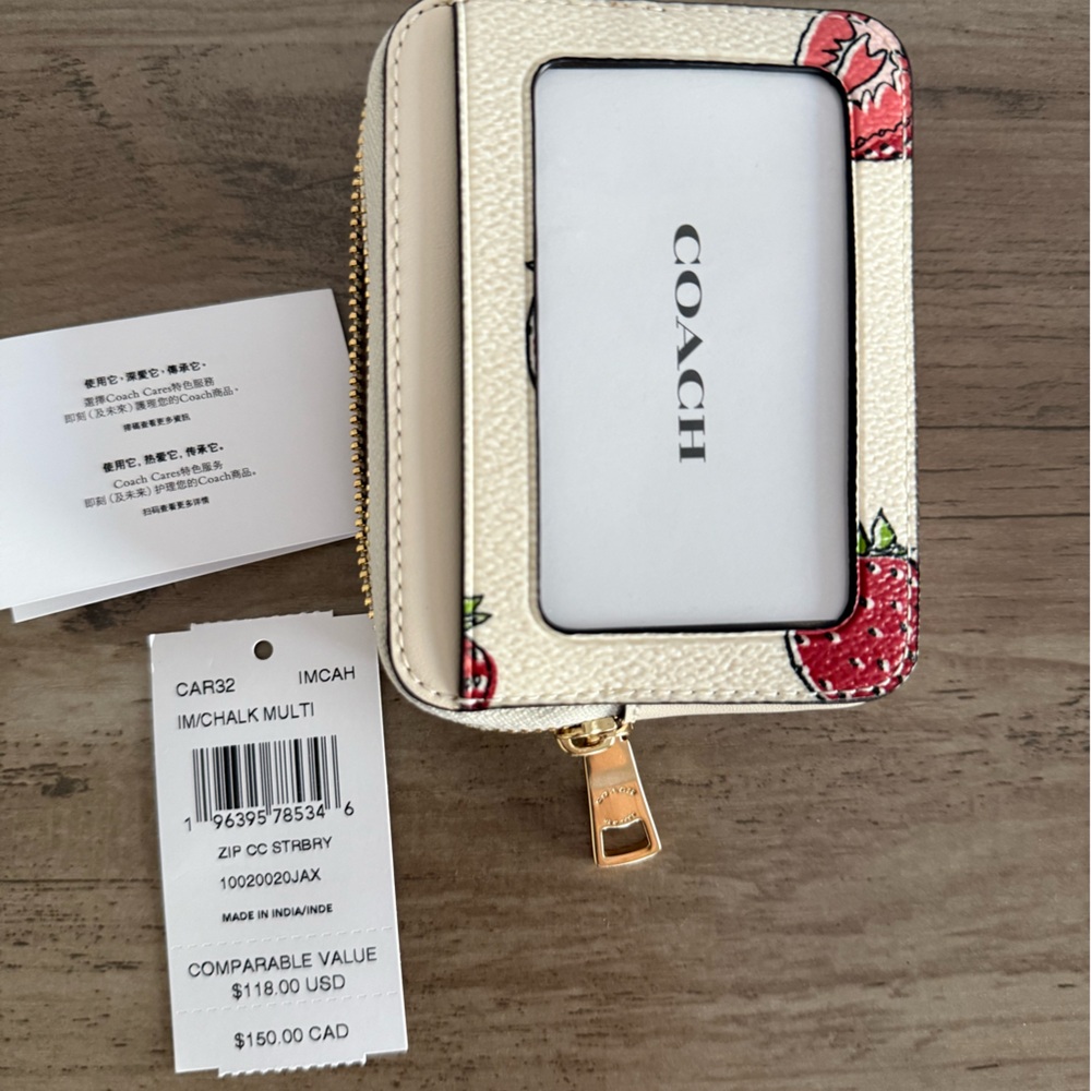 NWT Price is firm Coach Zip Card Case With Strawberry Print Gold/Red Chalk CAR32 - Picture 4 of 6